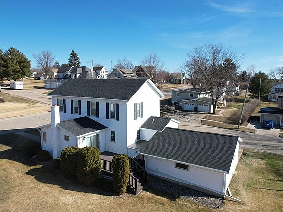 4th image of 135 East Birch Street