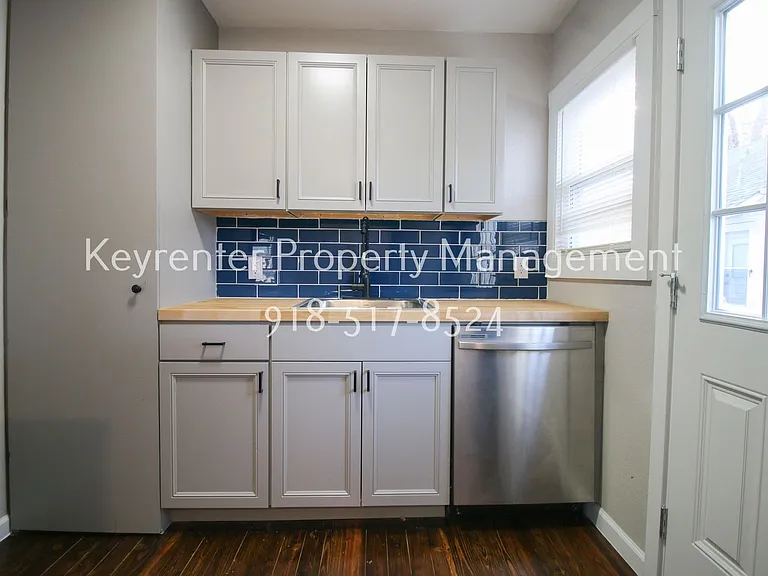 2018 E 12th St Fourplex — Photo 7