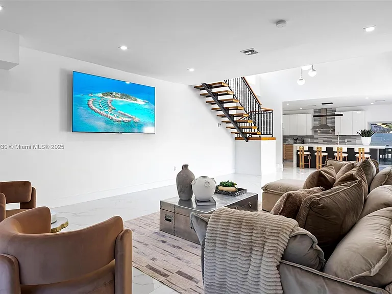 1651 SW 13th Ave — Photo 11