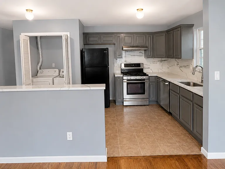 97 William St #1 — Photo 3