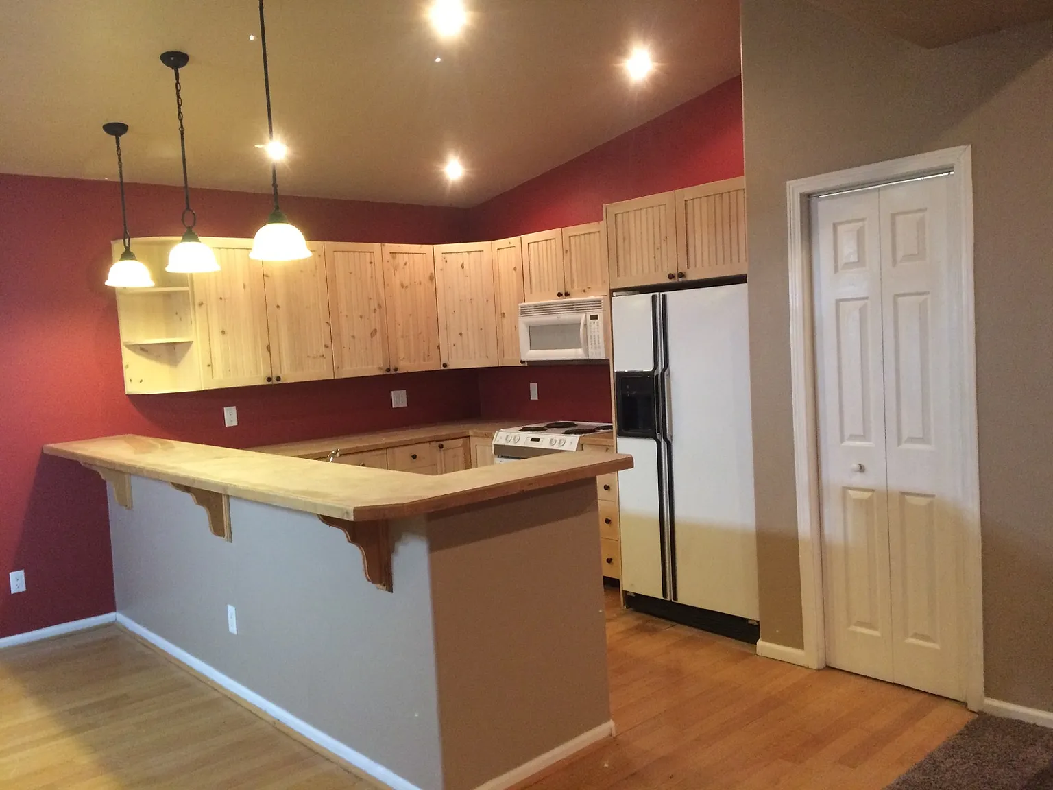 3 bed, 2.5 bath, 1564 sqft, $1,200 — Photo 2