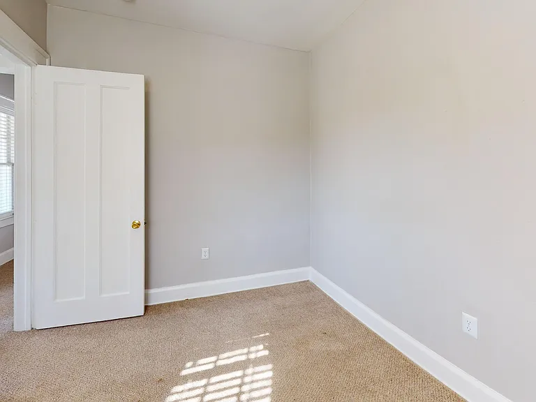 Venetian - Bedroom 1