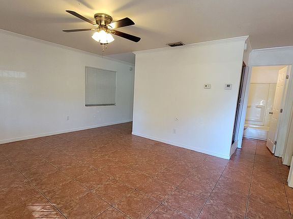3rd image of 703 56th Ave E