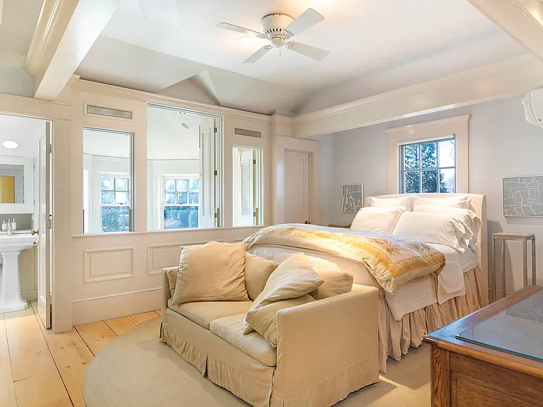 4 Cozzens Ln — Photo 13
