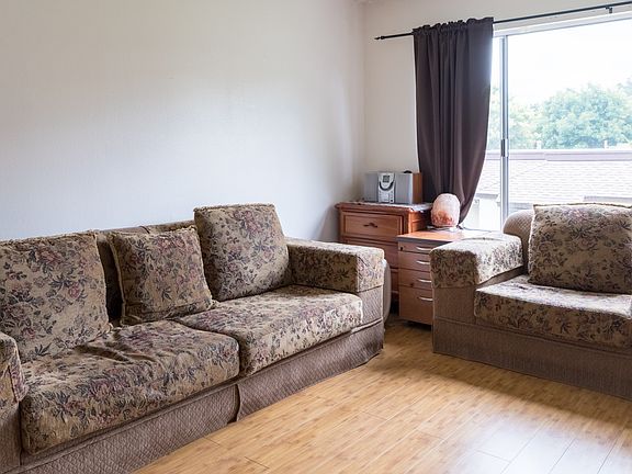 2nd image of 2333 Canyon Park Dr