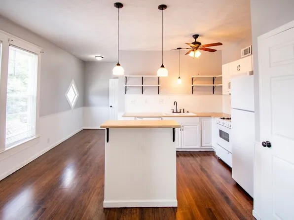 1302 S 11th St, Omaha, NE 68108