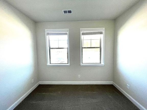 4th image of 564 Amarante Cir #564