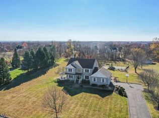 7 Delameter Ct, Flemington, NJ 08822