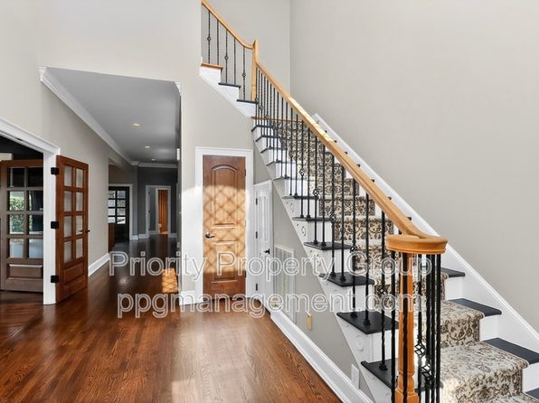 16205 Riverpointe Dr