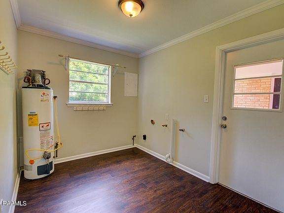 4th image of 104 Oak Glen Dr