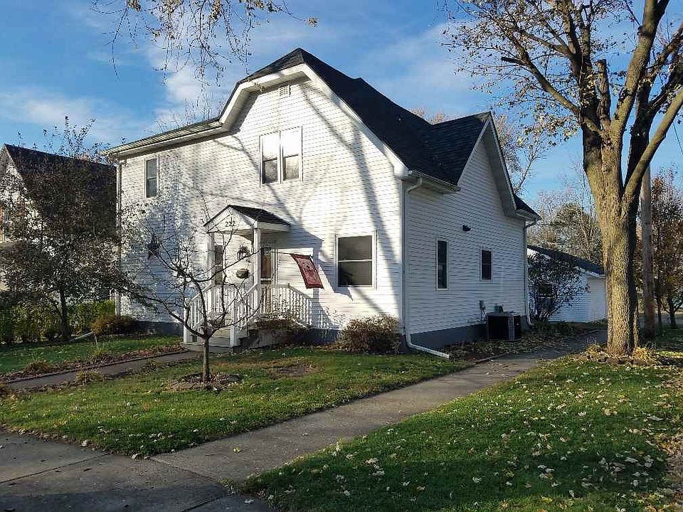 1st image of 222 3rd Ave NW