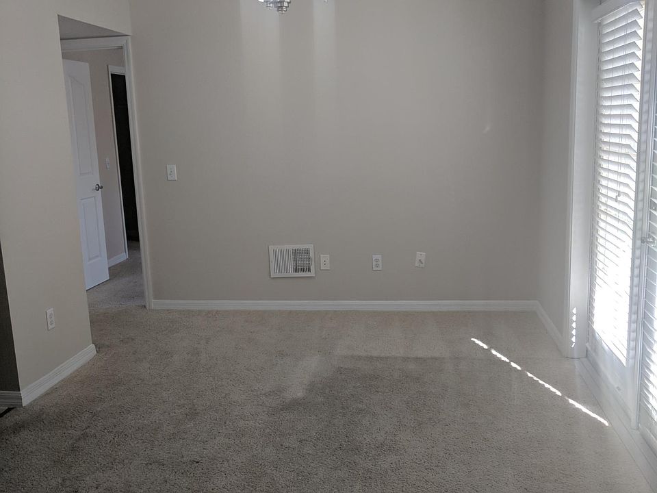 1st image of 1733 Lakemont Ave #9103