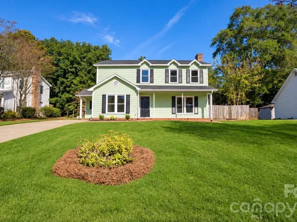 1404 Abbey Place Dr, Belmont, NC 28012