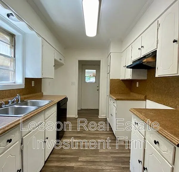 121 Tooke Dr — Photo 8