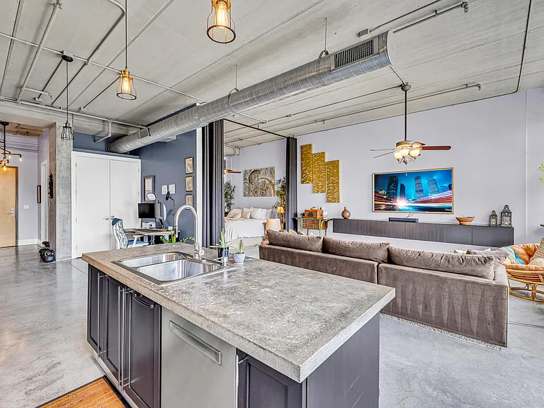 425 N Andrews Ave #303 — Photo 16