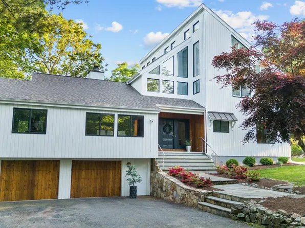 19 Laurel Lake East, Weston, CT 06883