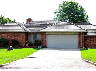 49 Crown Point, Shawnee, OK 74804