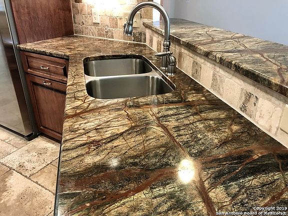 4th image of 2431 Cove Hl