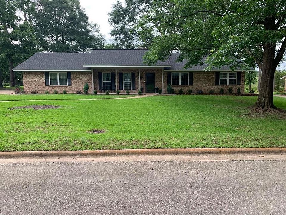 1st image of 3315 Lake Forest Dr