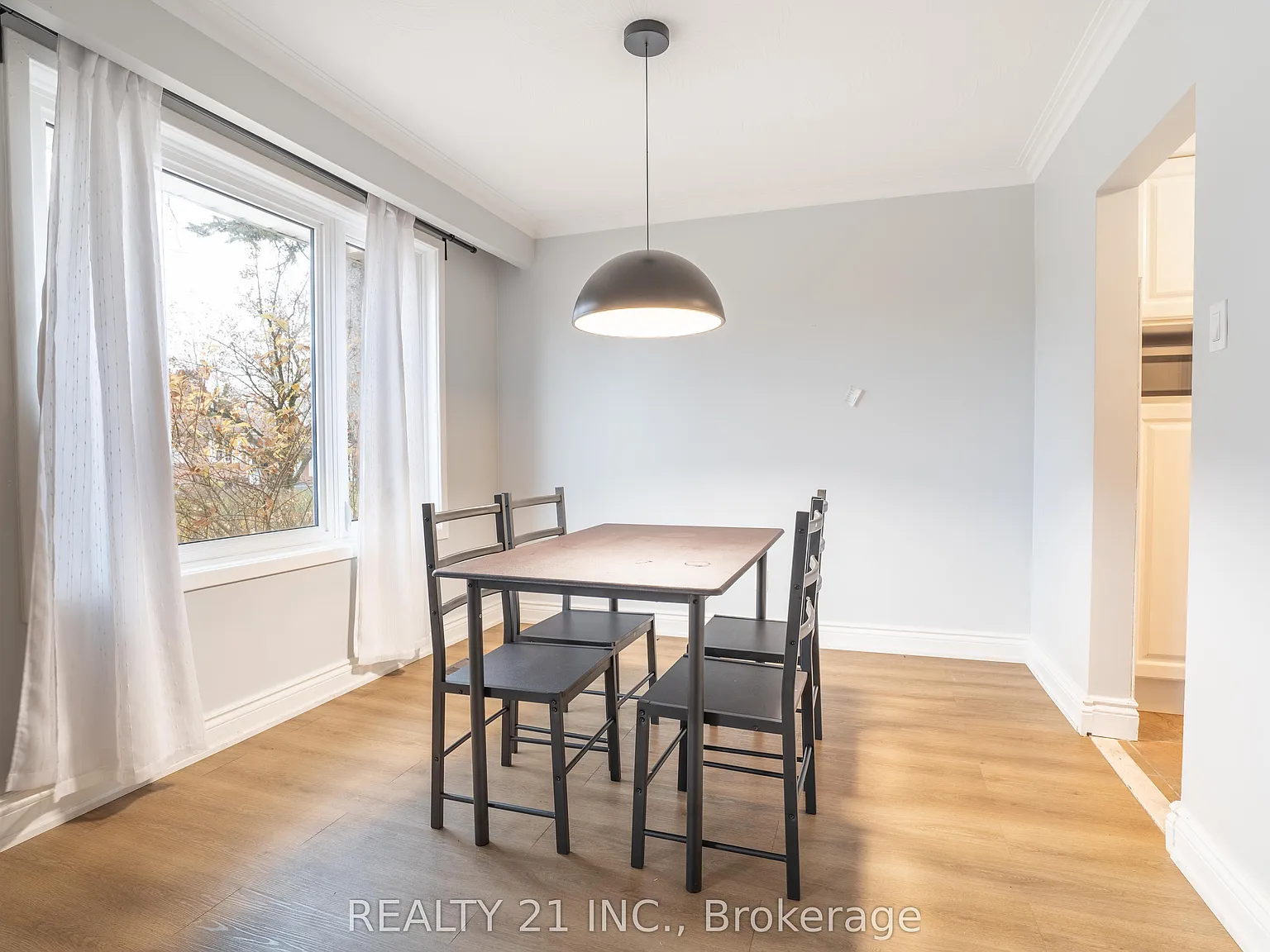 4 bed, $3,400 — Photo 4