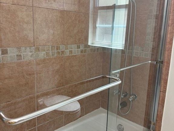 4th image of 3046 W Avenue 35