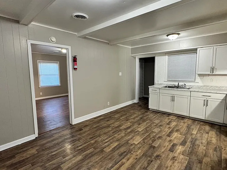 1330 W Victor Dr — Photo 7