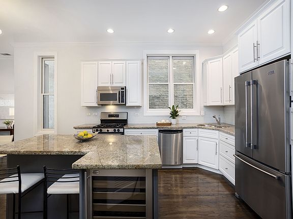 4th image of 838 W Armitage Ave #2W