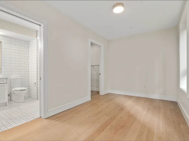 301 Border St #303 — Photo 16