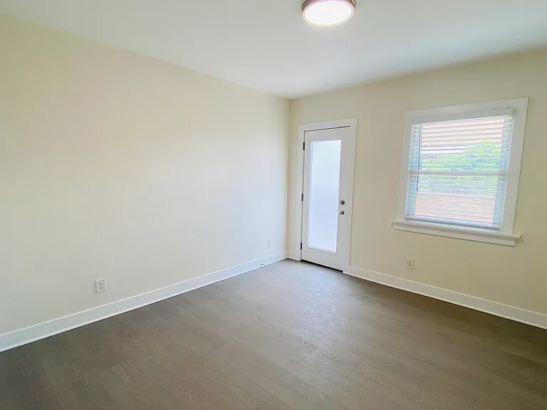 421 S 5th St #1 — Photo 10