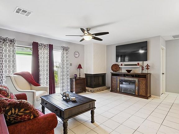 3rd image of 382 Fairway Dr APT 1