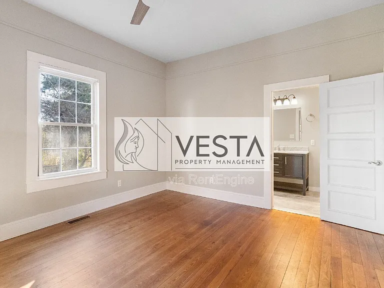 555 Baldwin Ave — Photo 14