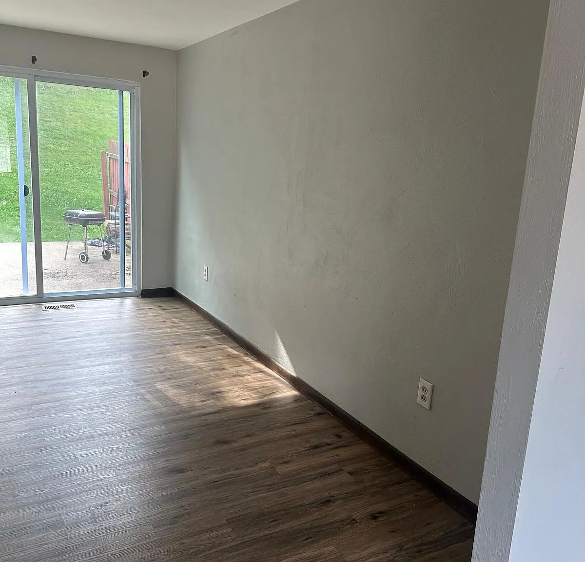 2 bed, 1200 sqft, $1,190 — Photo 2