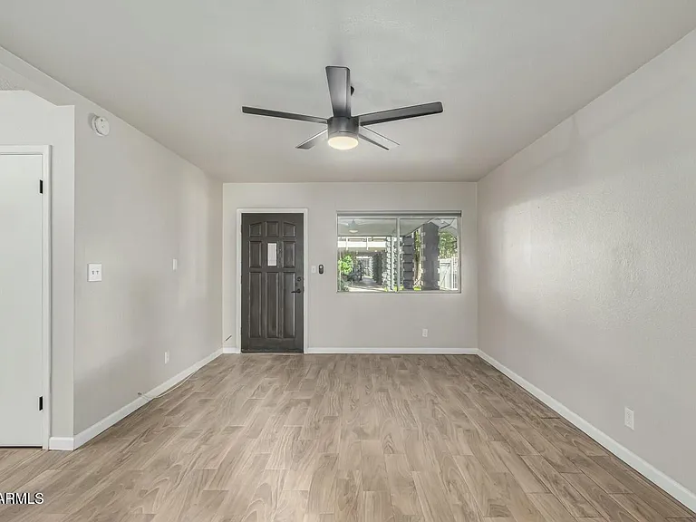 721 E Montebello Ave #108 — Photo 7