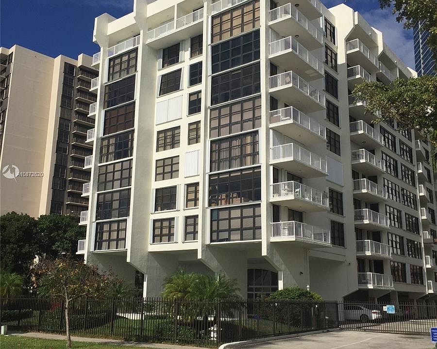 1st image of 1440 Brickell Bay Dr APT 809