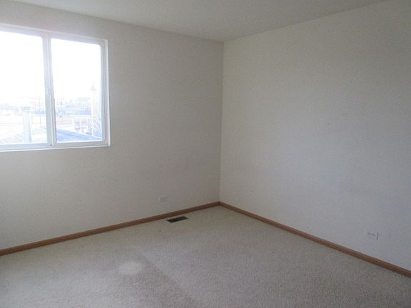 3rd image of 51 S Orchard Dr