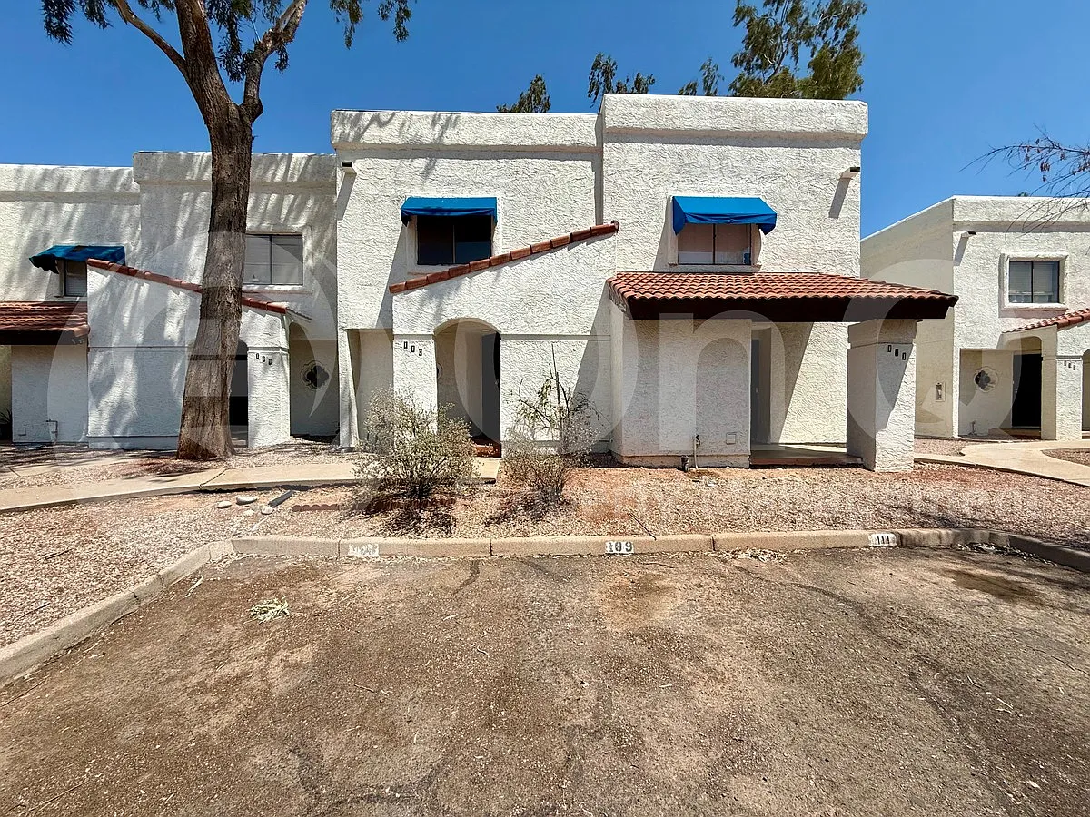 2 bed, 2.5 bath, 1274 sqft, $1,799 — Photo 2