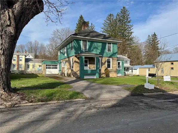 20 Taylor St, Oxford, NY 13830