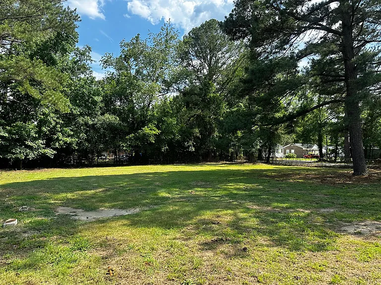 2300 E Hewitt St — Photo 18