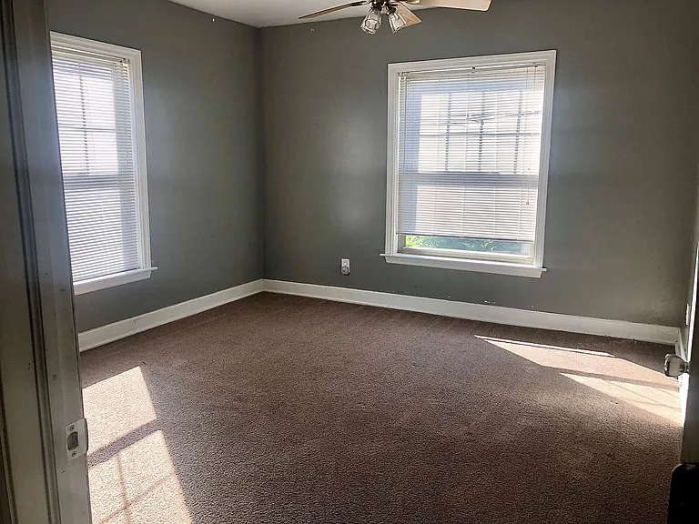 2034 Iuka Ave — Photo 11