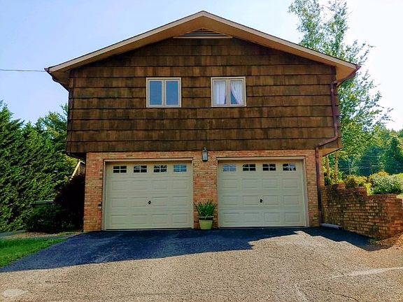 3rd image of 3311 Landmark Dr