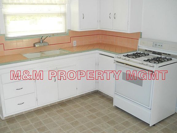 3rd image of 2721 Clover Ln