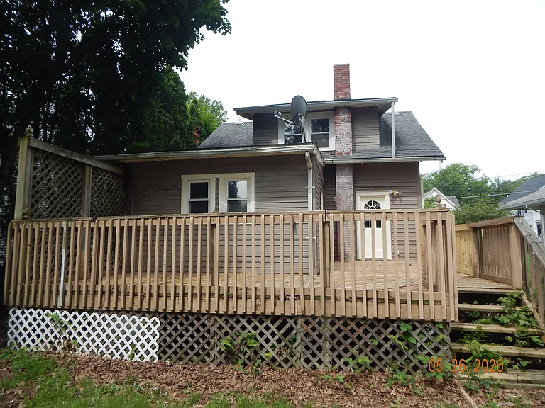 206 Mohican Ave — Photo 3