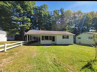 212 Iroquois Ave, Prudenville, MI 48651
