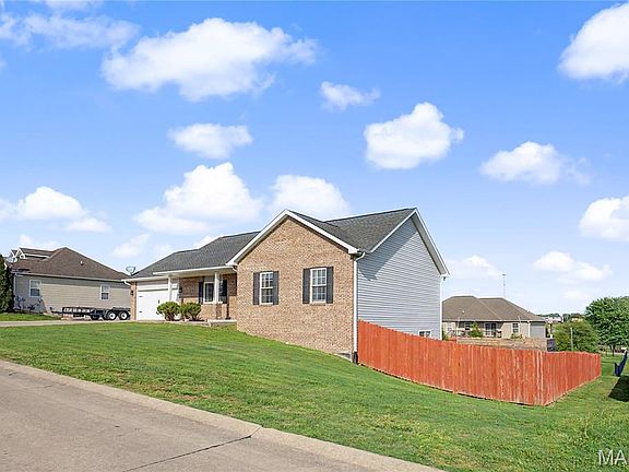 2nd image of 233 Oak Meadow Dr