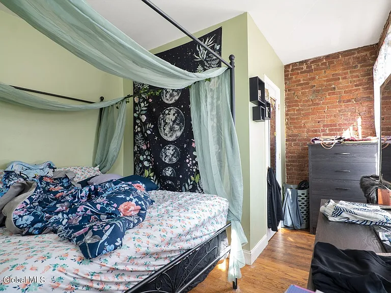 73 Clinton St #2 — Photo 5