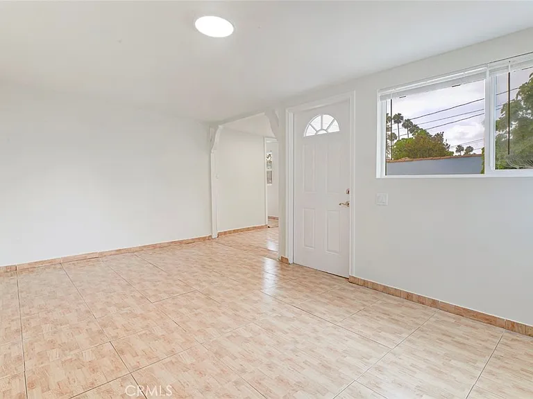 1333 Western Ave — Photo 25
