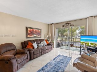 Hillcrest No 4 Condo, Hollywood, FL 33021