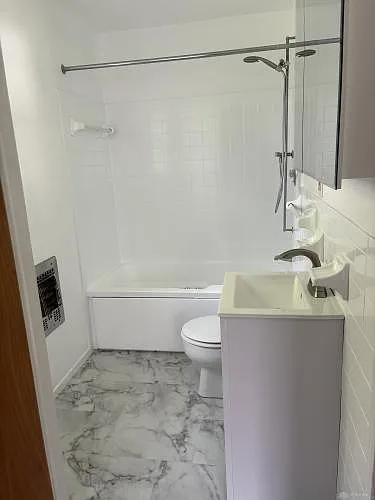 3040 Viewcrest Pl — Photo 17