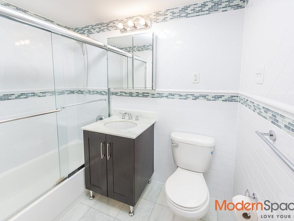 2nd image of 3075 38th St #2