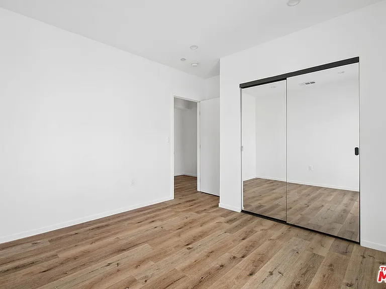 662 N Mariposa Ave #1/2 — Photo 16